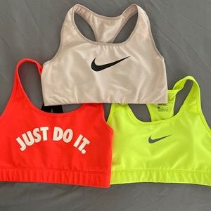 Nike Dry Fit sports bras! SZ M